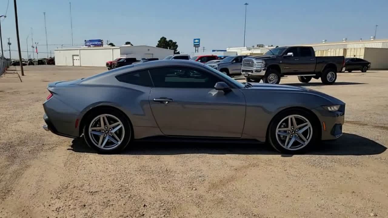 Thumbnail: 2025 Ford Mustang - 9