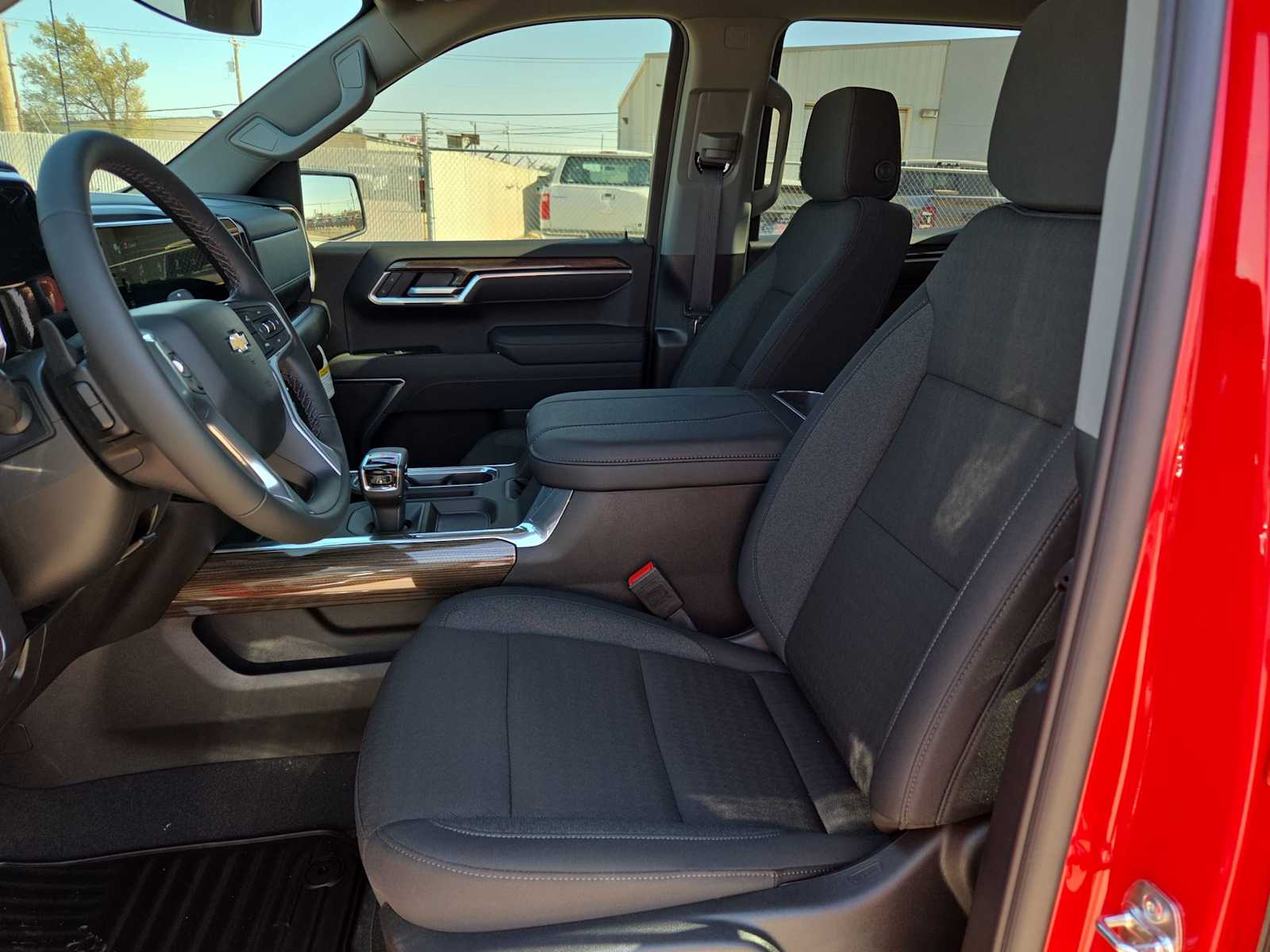 Thumbnail: 2026 Chevrolet Silverado 1500 - 21