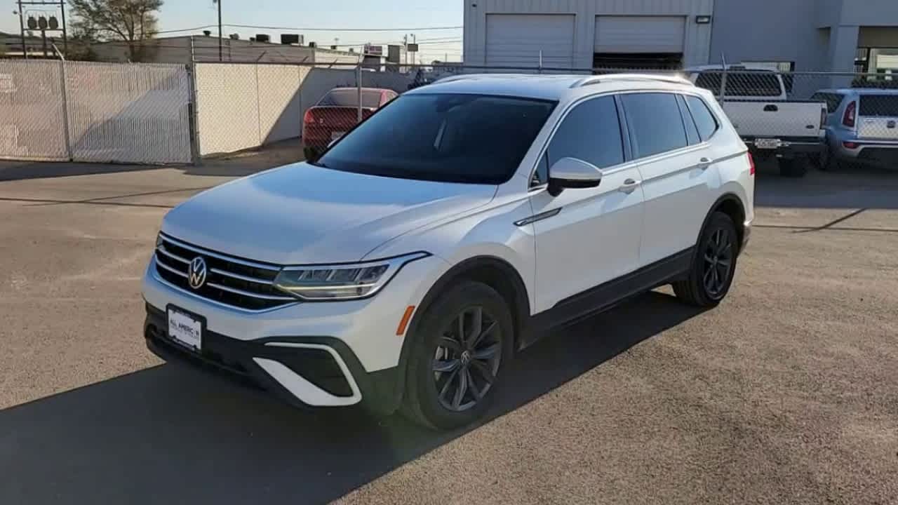 Thumbnail: 2023 Volkswagen Tiguan - 4