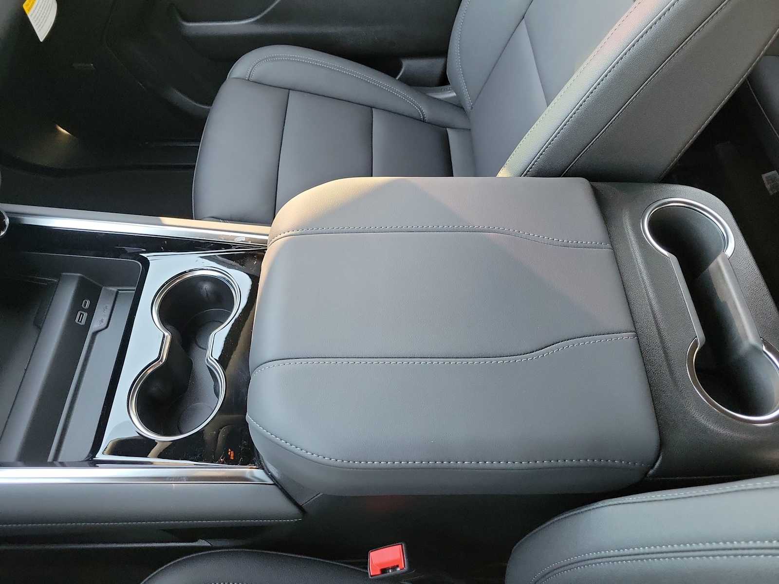 Thumbnail: 2026 Chevrolet Suburban - 24