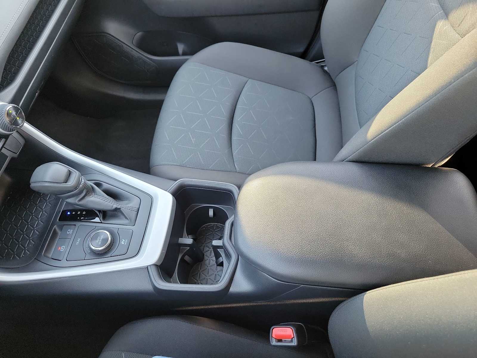 Thumbnail: 2025 Toyota RAV4 - 20