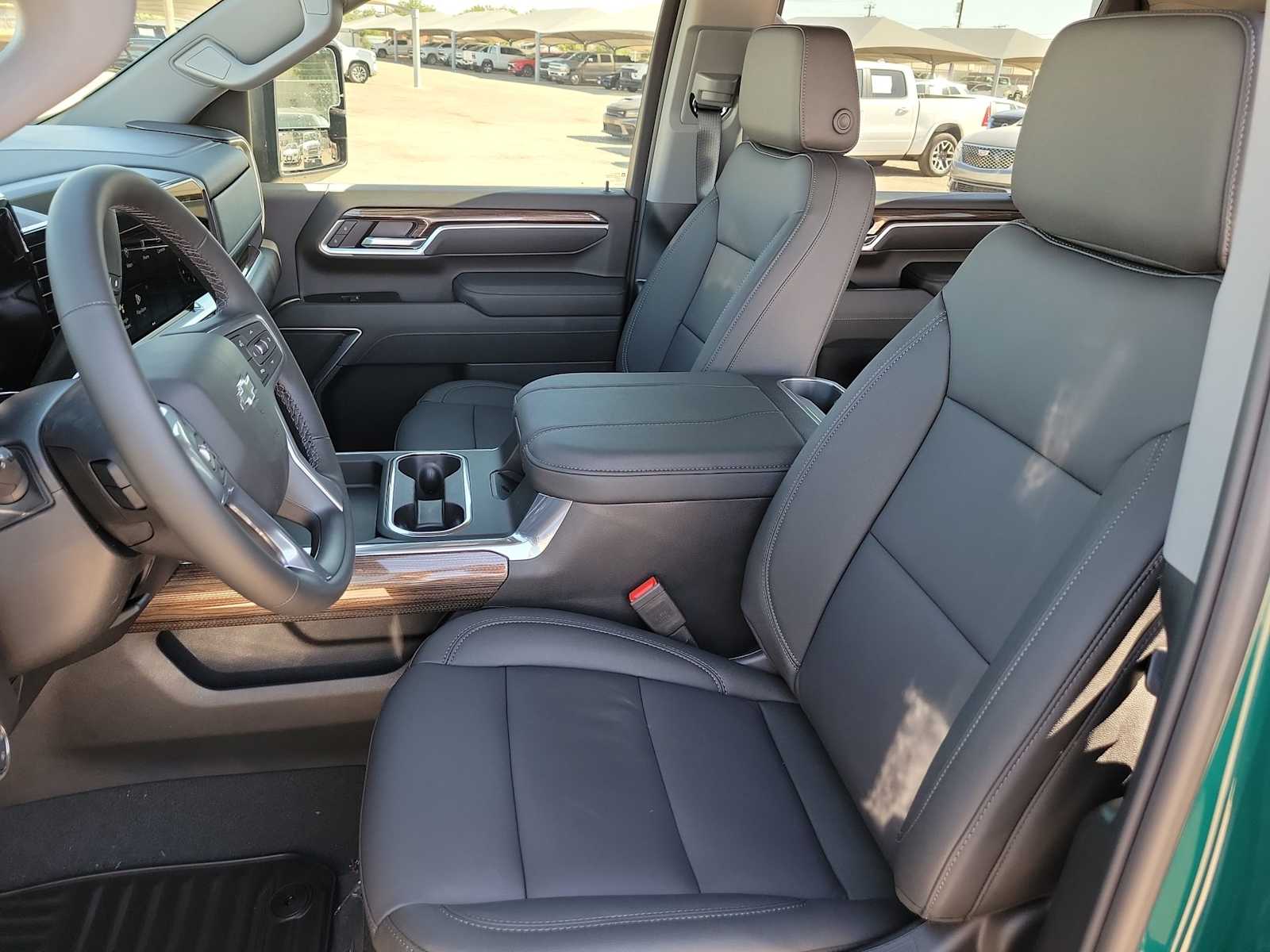 Thumbnail: 2026 Chevrolet Silverado 2500 - 15