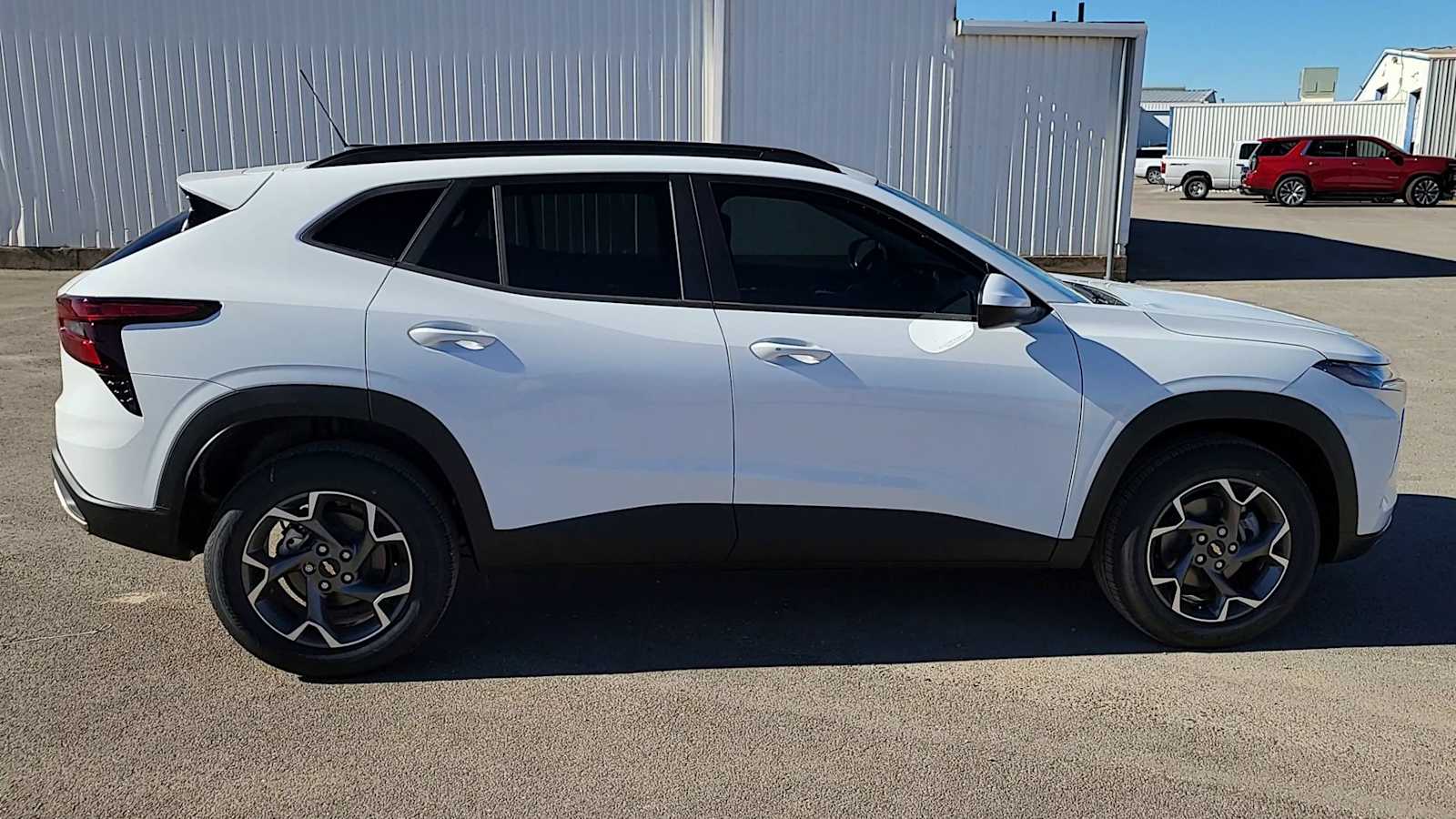 Thumbnail: 2026 Chevrolet Trax - 9