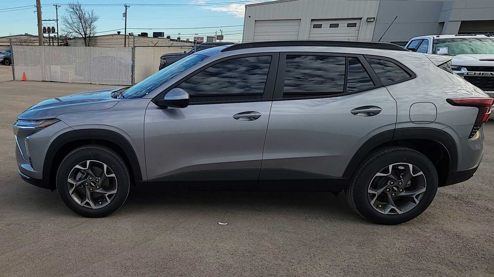 Thumbnail: 2026 Chevrolet Trax - 5