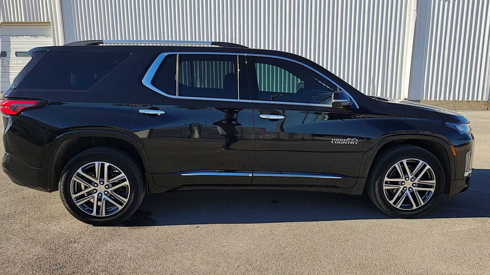 Thumbnail: 2023 Chevrolet Traverse - 8