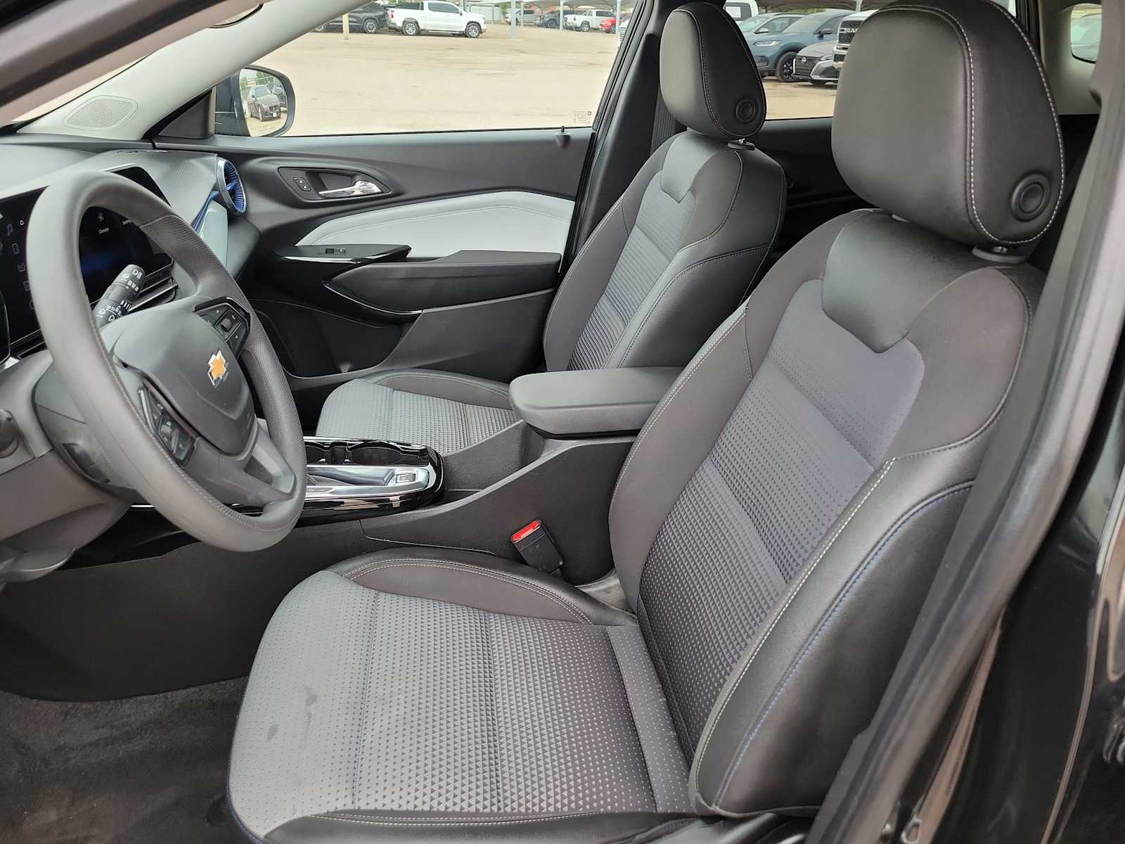 Thumbnail: 2025 Chevrolet Trax - 15