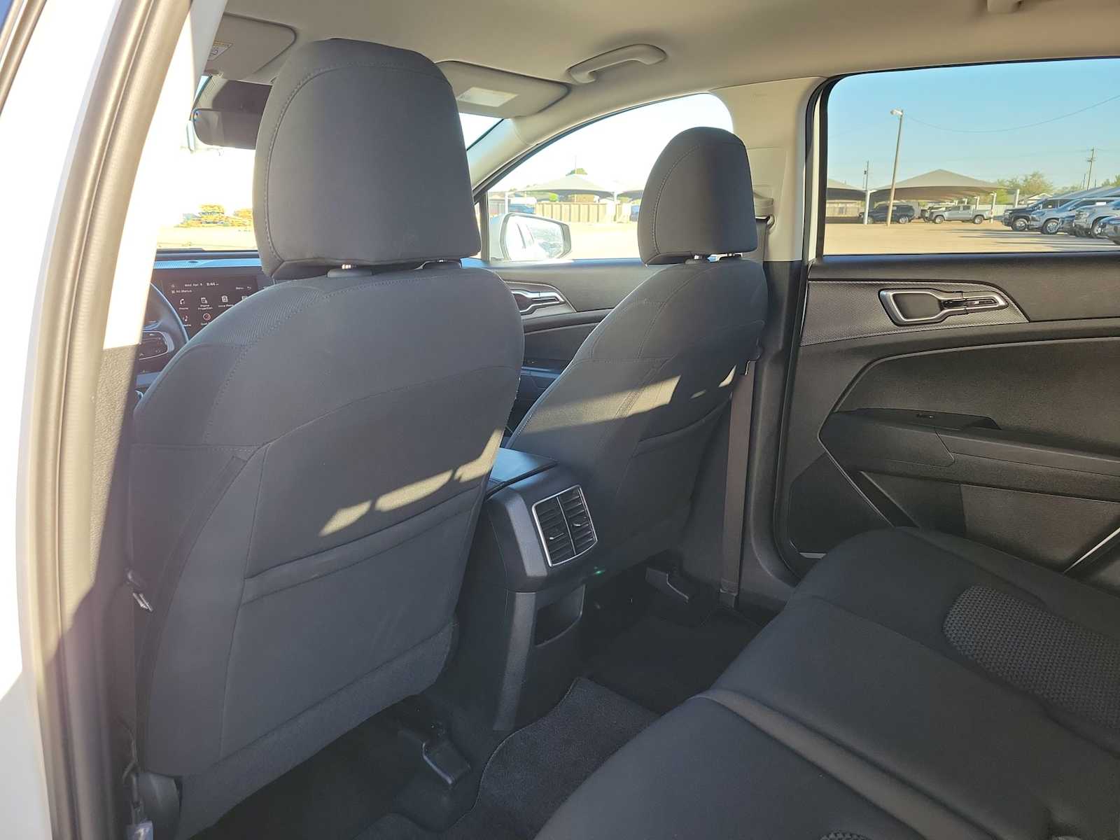 Thumbnail: 2025 Kia Sportage - 16