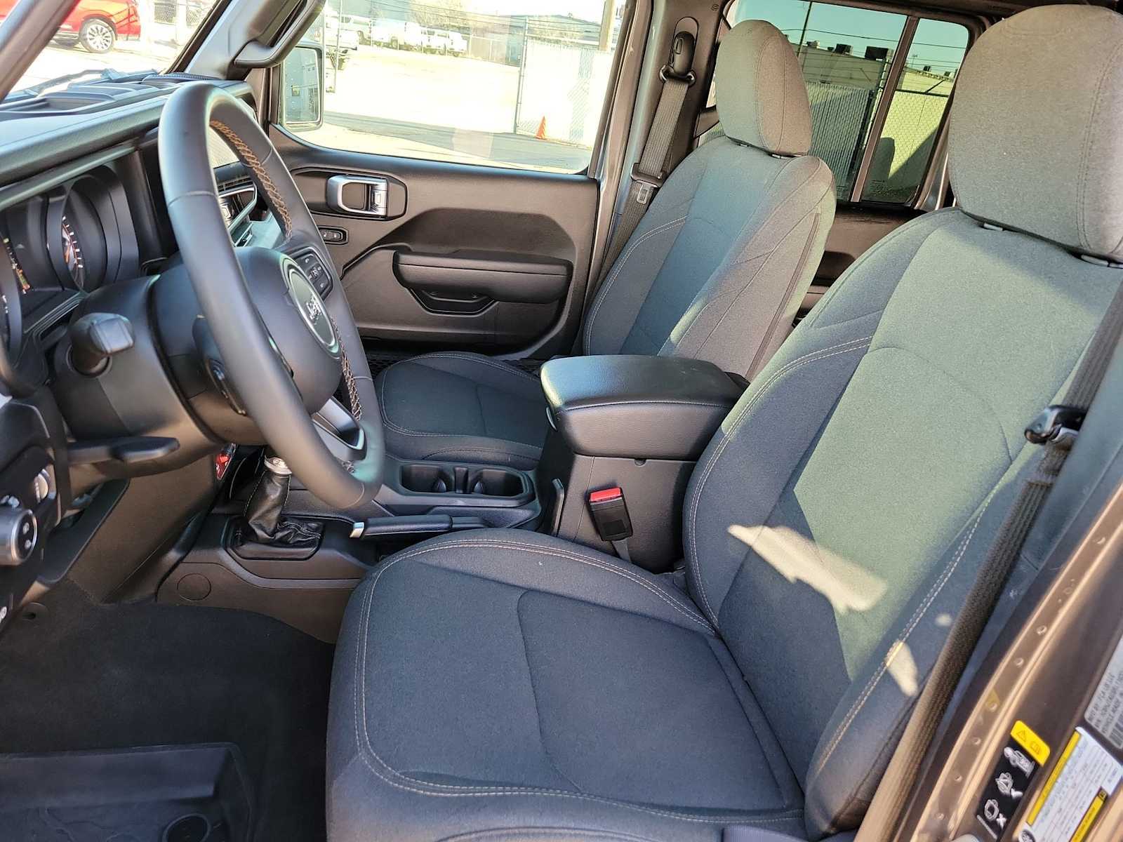 Thumbnail: 2024 Jeep Gladiator - 14