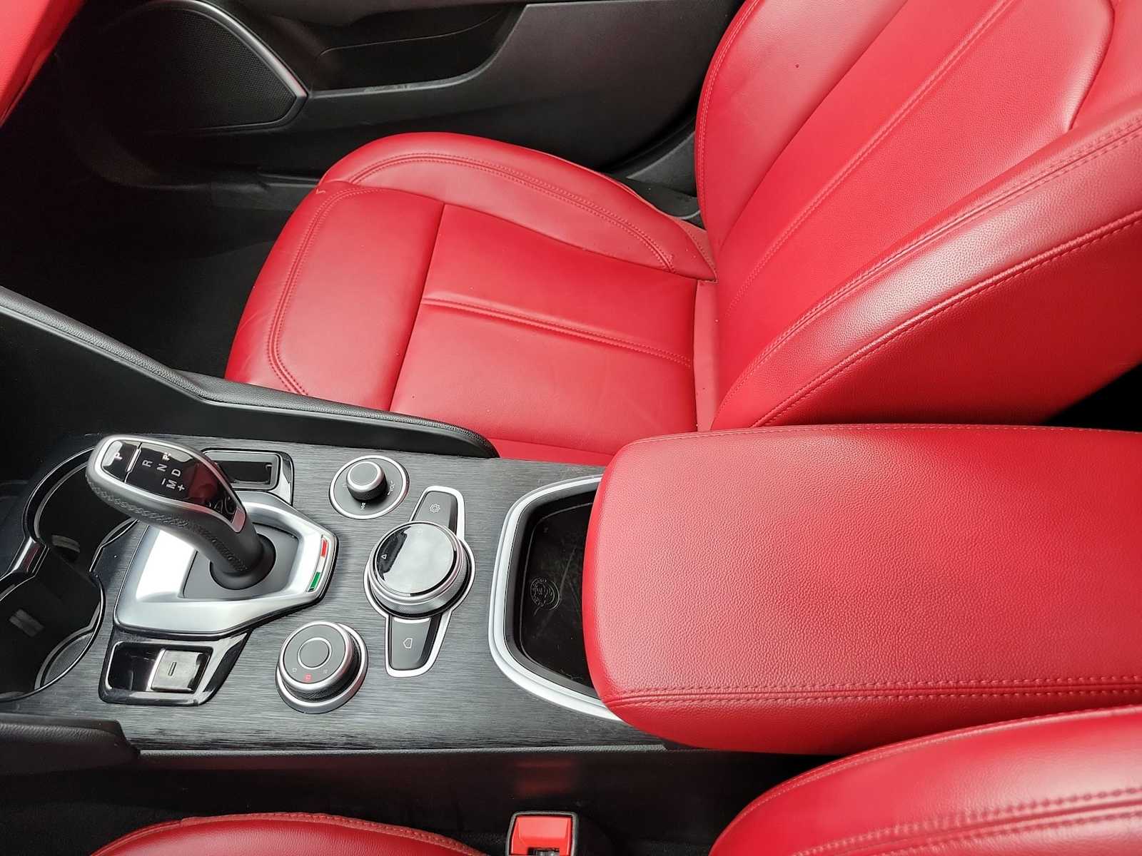 Thumbnail: 2020 Alfa Romeo Giulia - 20