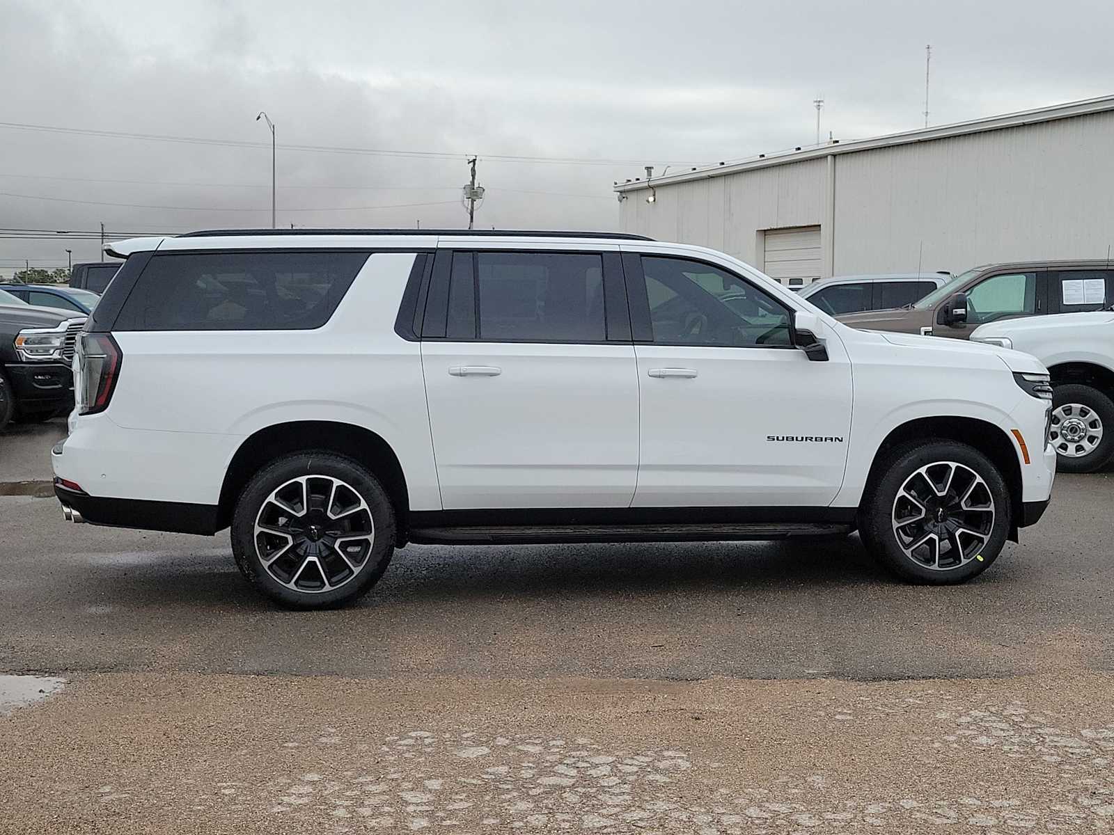 Thumbnail: 2026 Chevrolet Suburban - 9