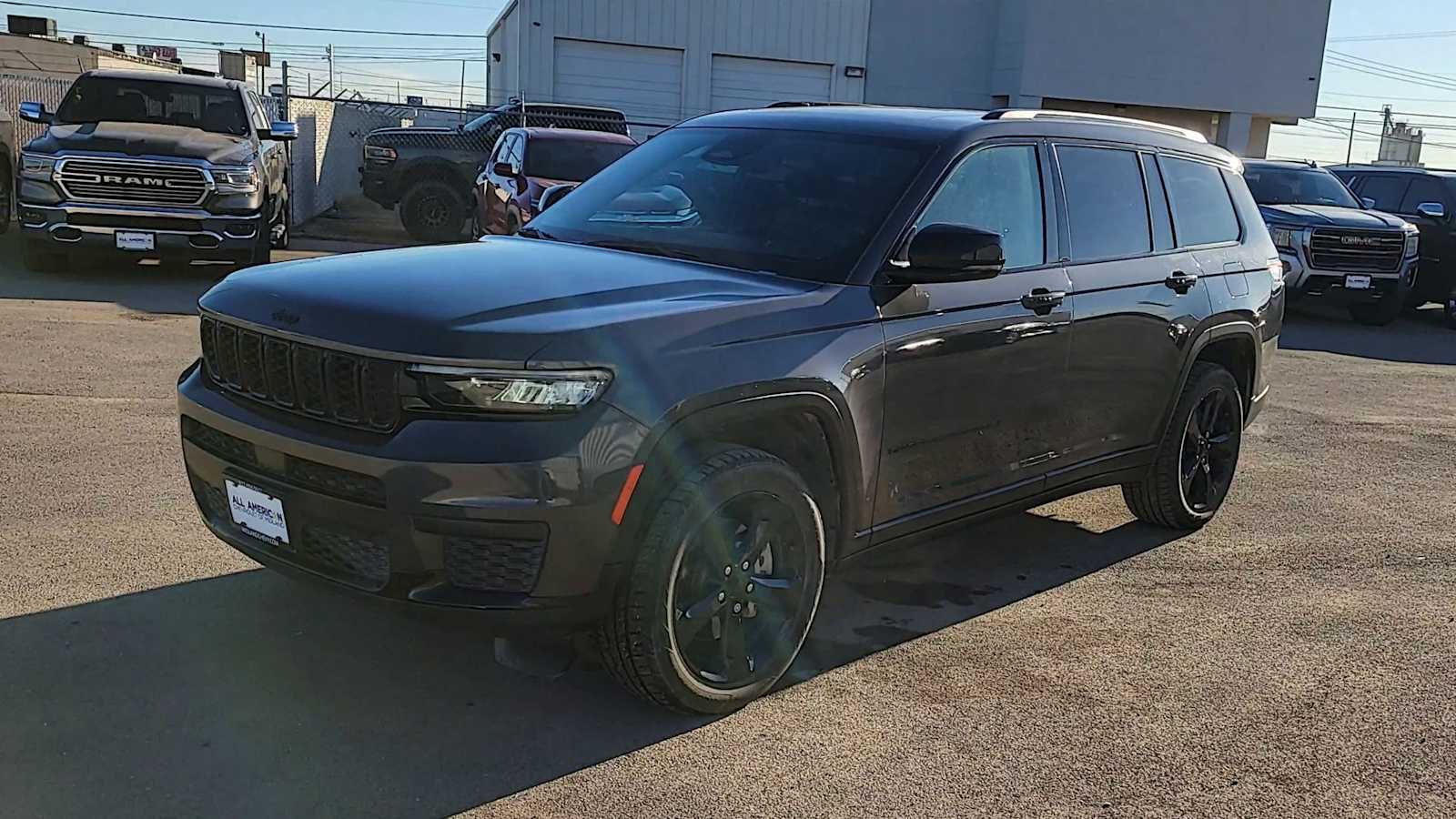 Thumbnail: 2021 Jeep Grand Cherokee L - 4