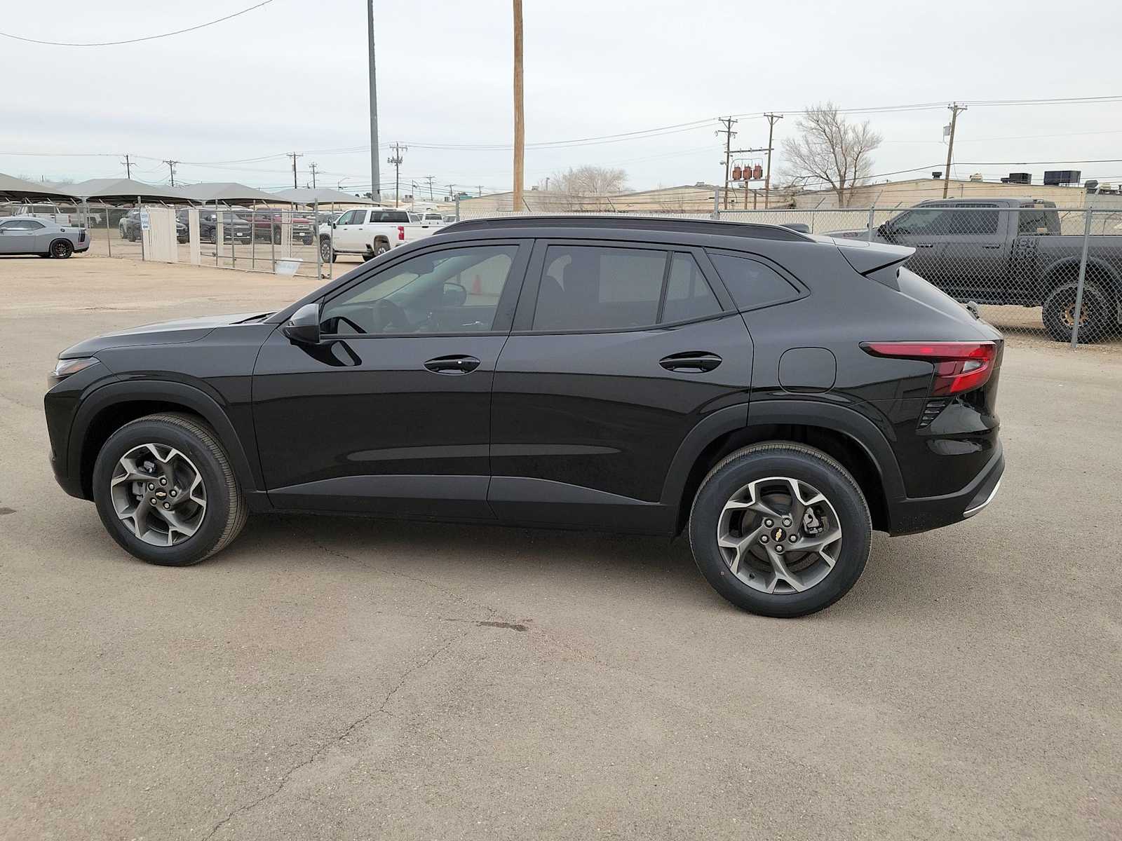 Thumbnail: 2026 Chevrolet Trax - 5