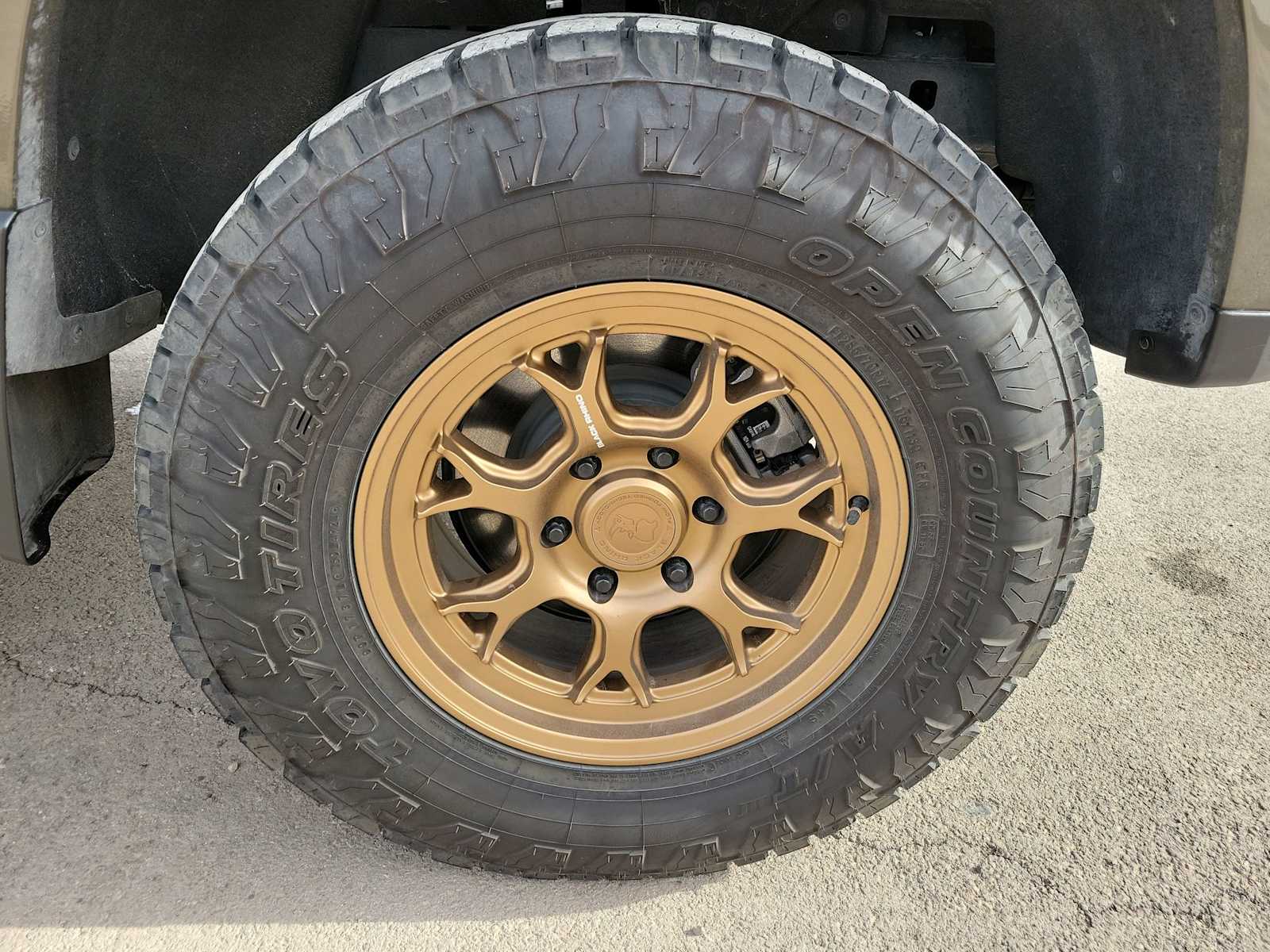 Thumbnail: 2024 Chevrolet Colorado - 16