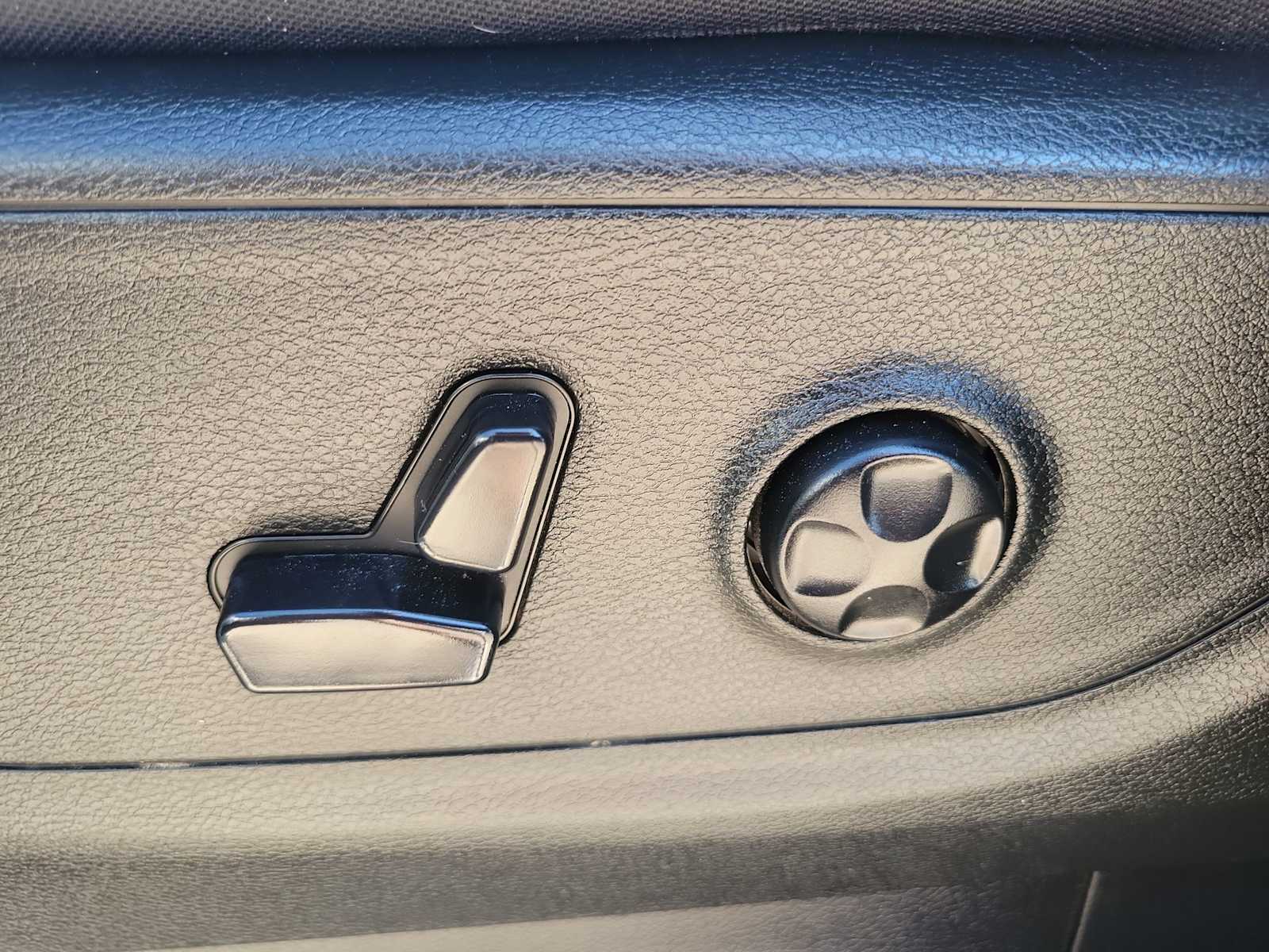 Thumbnail: 2020 RAM 1500 - 22