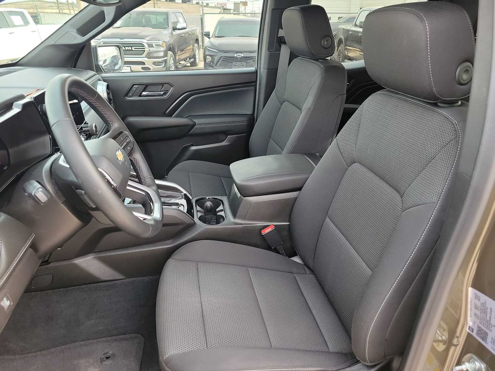 Thumbnail: 2024 Chevrolet Colorado - 19