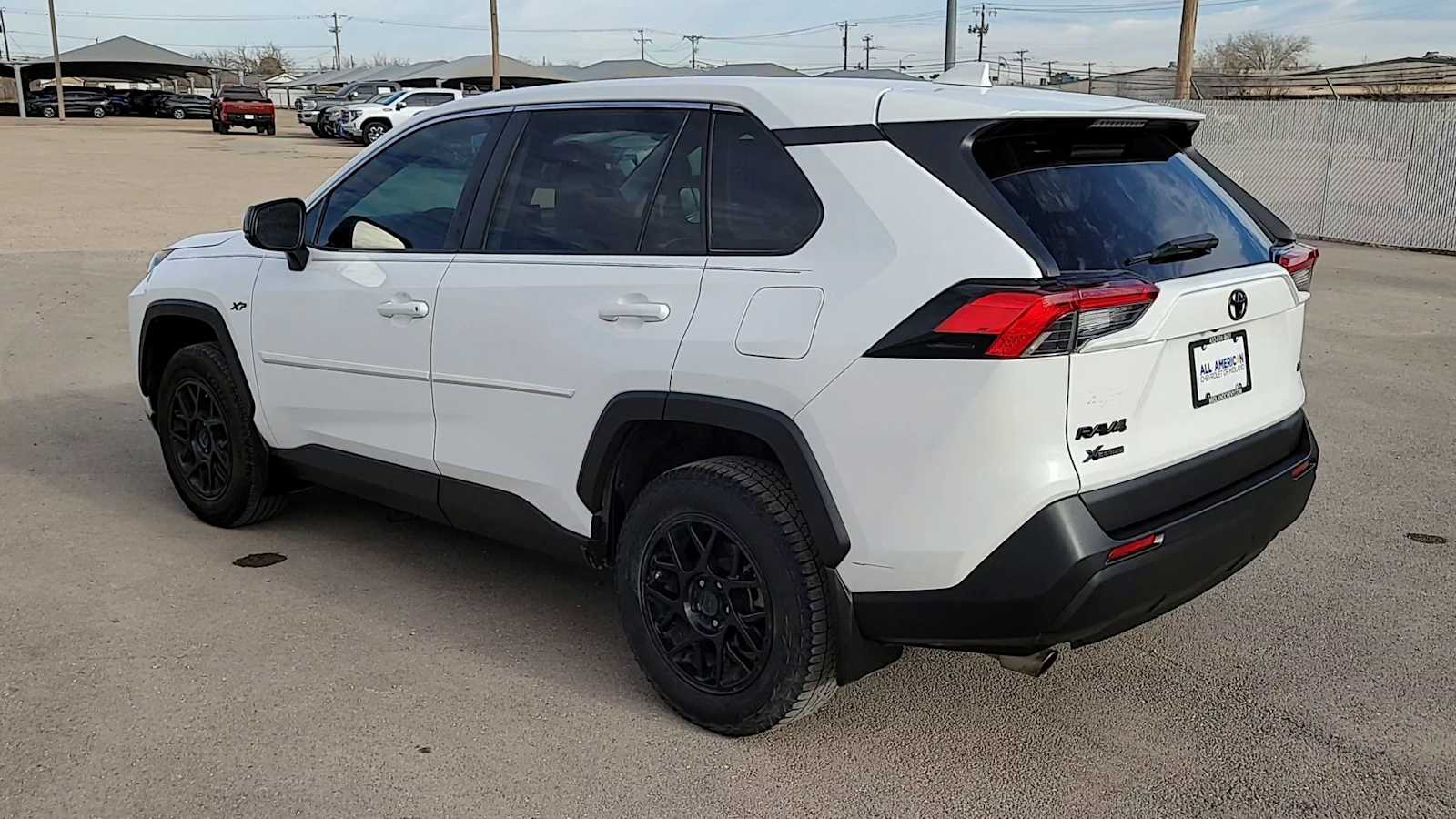 Thumbnail: 2022 Toyota RAV4 - 6
