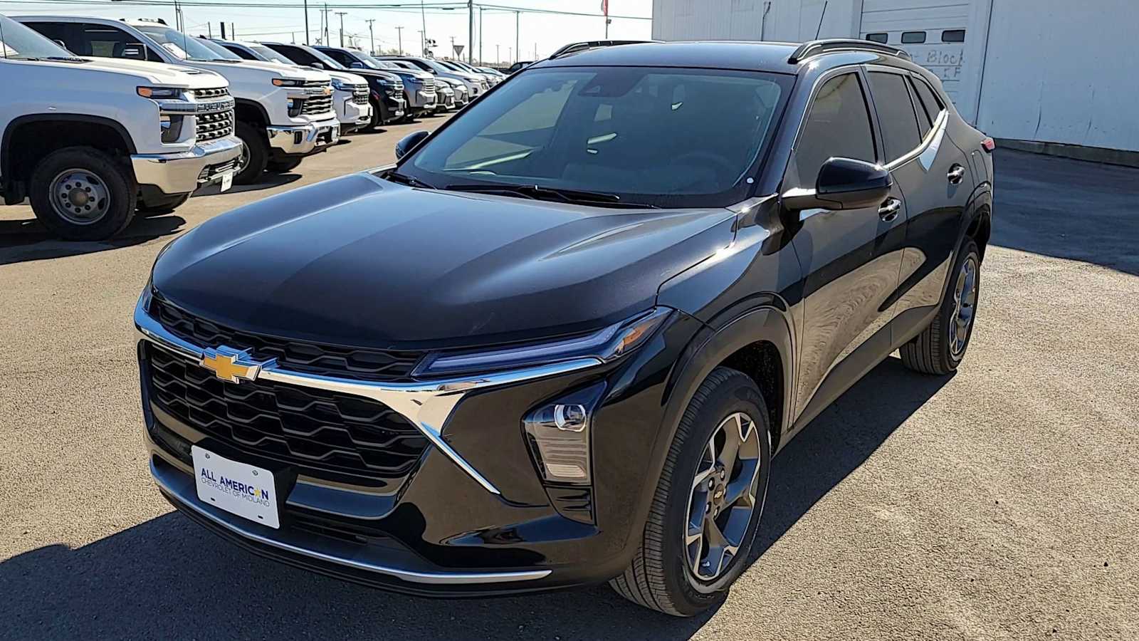 Thumbnail: 2026 Chevrolet Trax - 4