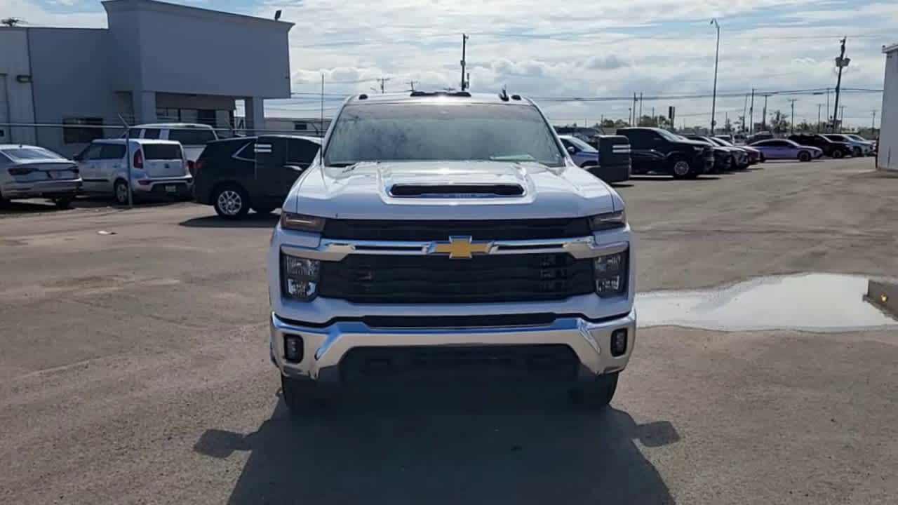 Thumbnail: 2025 Chevrolet Silverado 3500 - 3