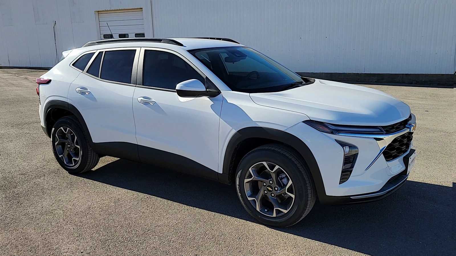 Thumbnail: 2026 Chevrolet Trax - 2