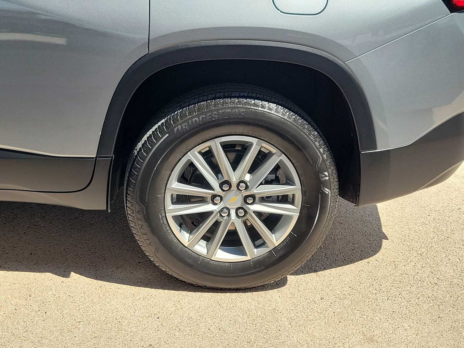 Thumbnail: 2023 Chevrolet Traverse - 8
