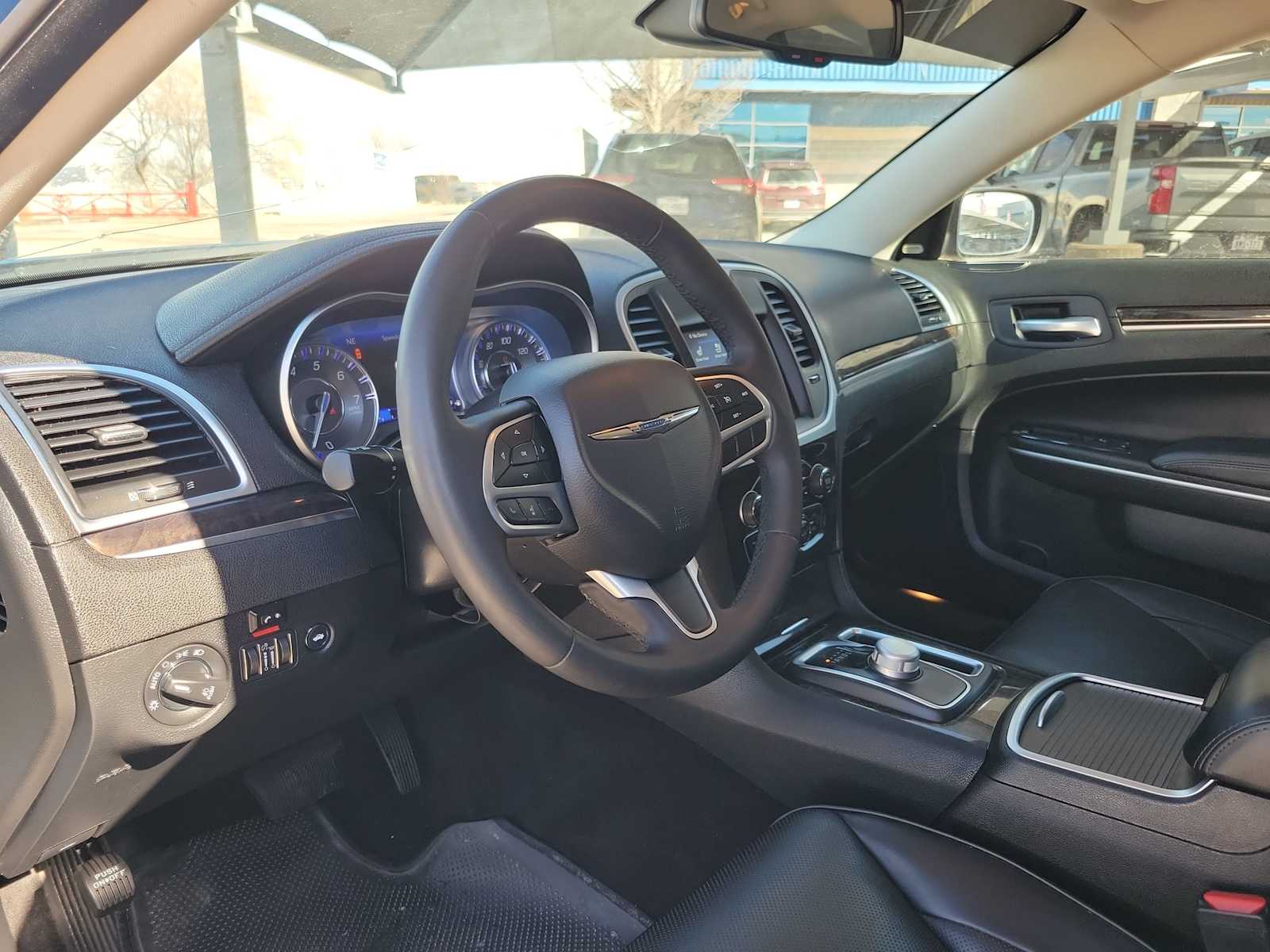 Thumbnail: 2022 Chrysler 300 - 2