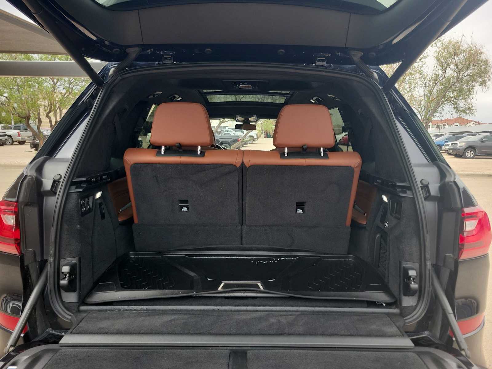 Thumbnail: 2022 BMW X7 - 23