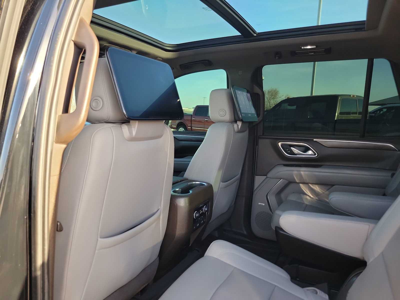 Thumbnail: 2021 Chevrolet Tahoe - 12