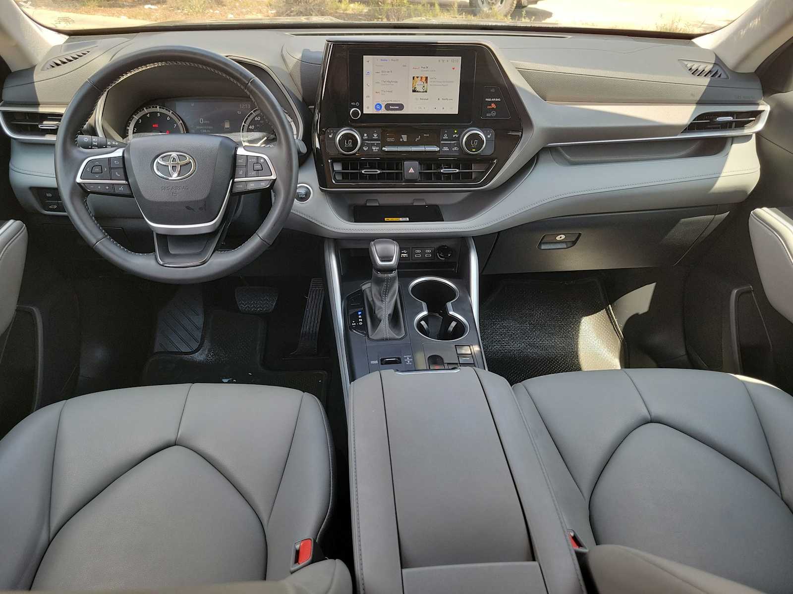 Thumbnail: 2024 Toyota Highlander - 10