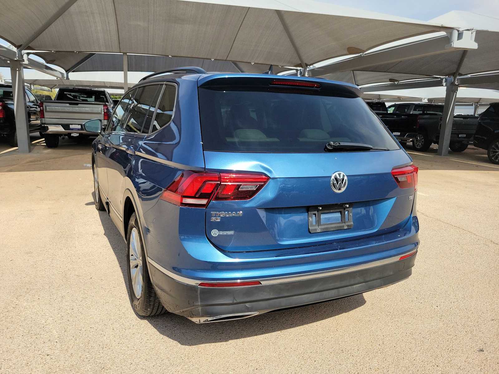 Thumbnail: 2018 Volkswagen Tiguan - 4