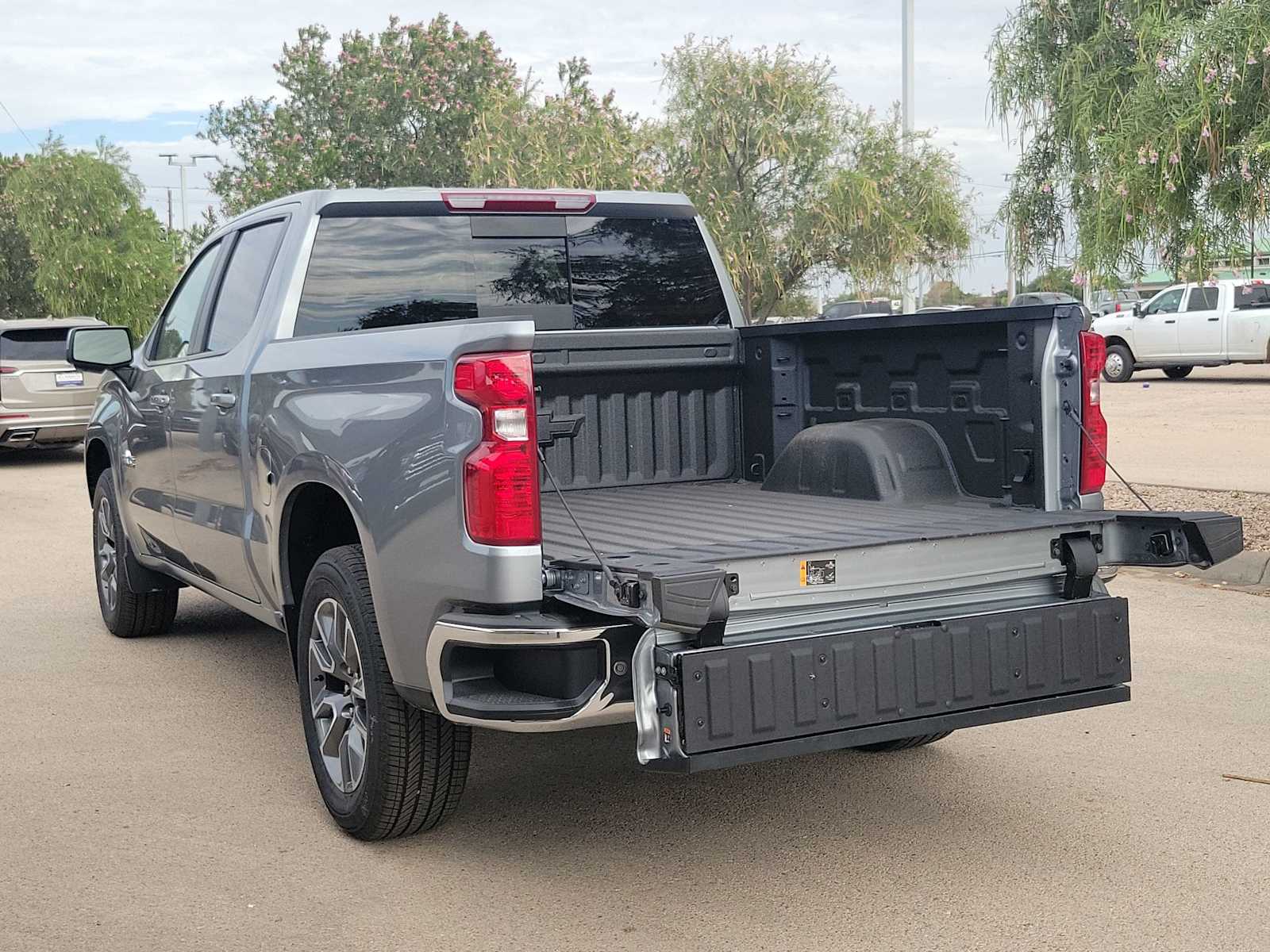 Thumbnail: 2026 Chevrolet Silverado 1500 - 23