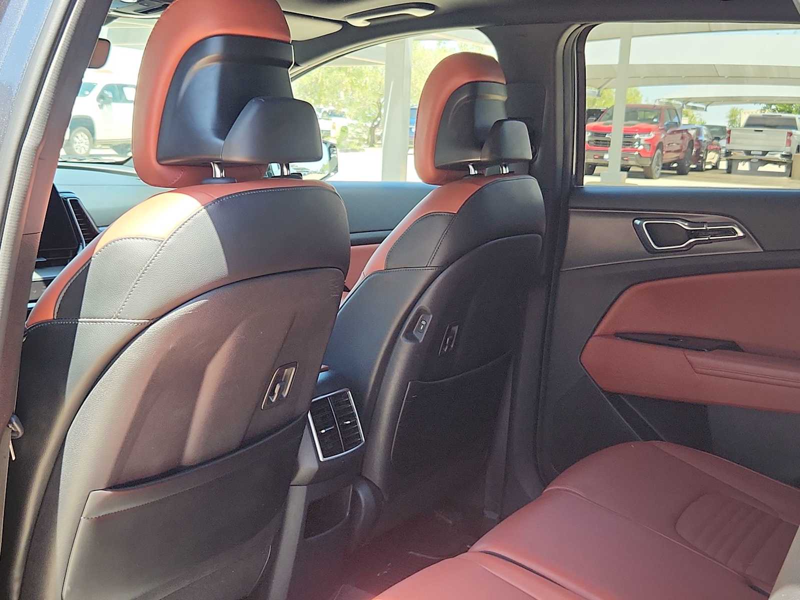Thumbnail: 2023 Kia Sportage - 8