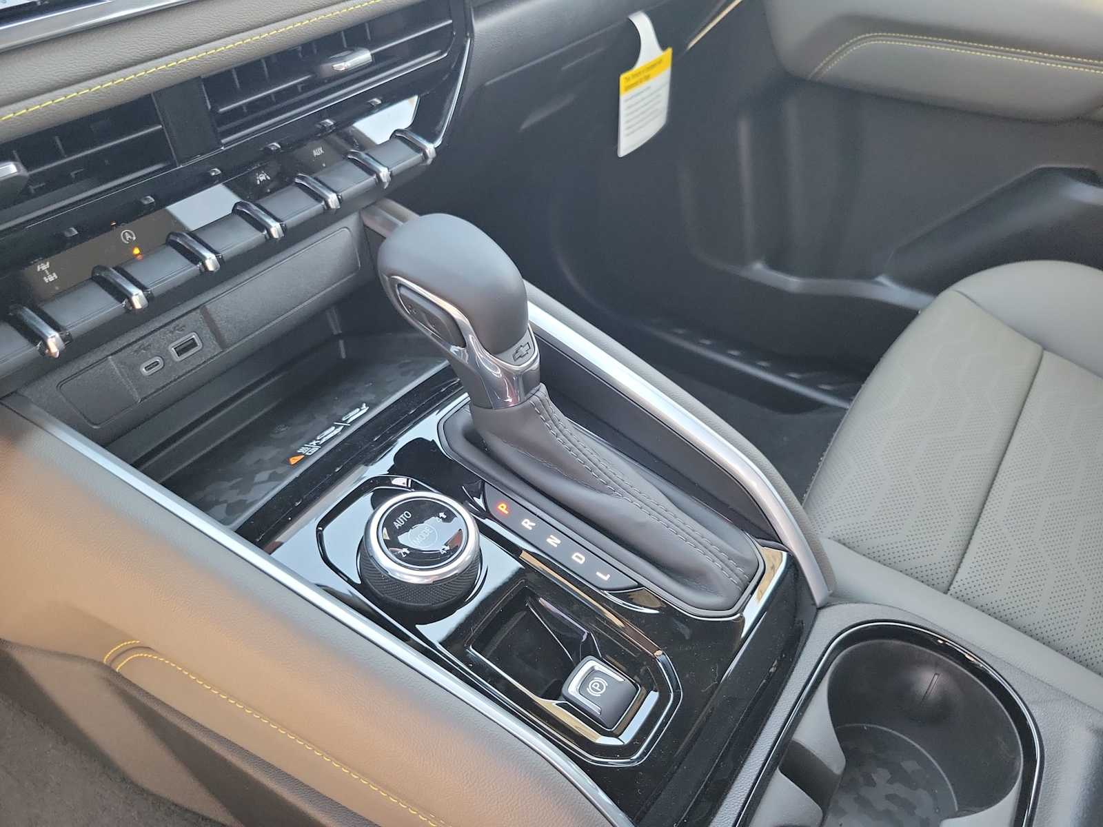 Thumbnail: 2026 Chevrolet Colorado - 21