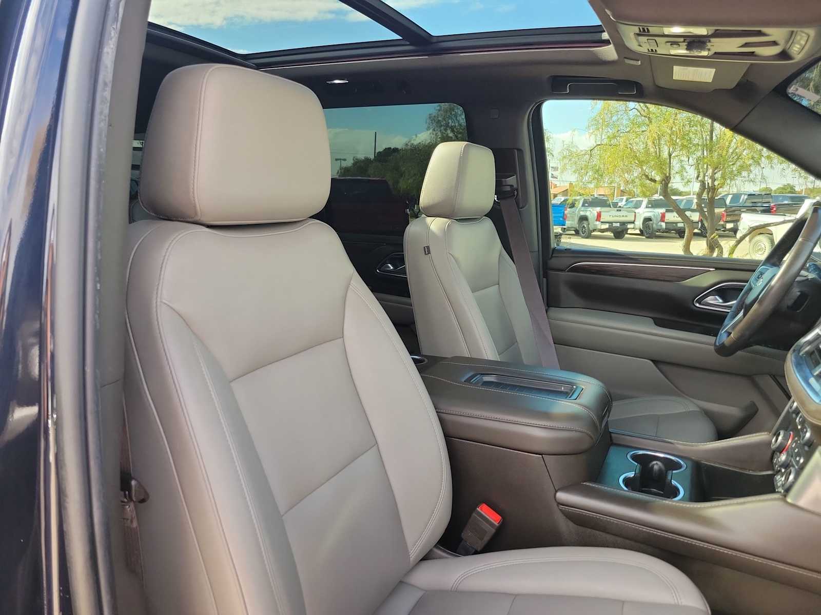 Thumbnail: 2022 Chevrolet Tahoe - 14