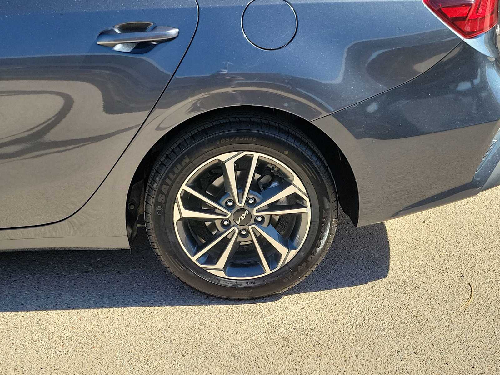 Thumbnail: 2023 Kia Forte - 8