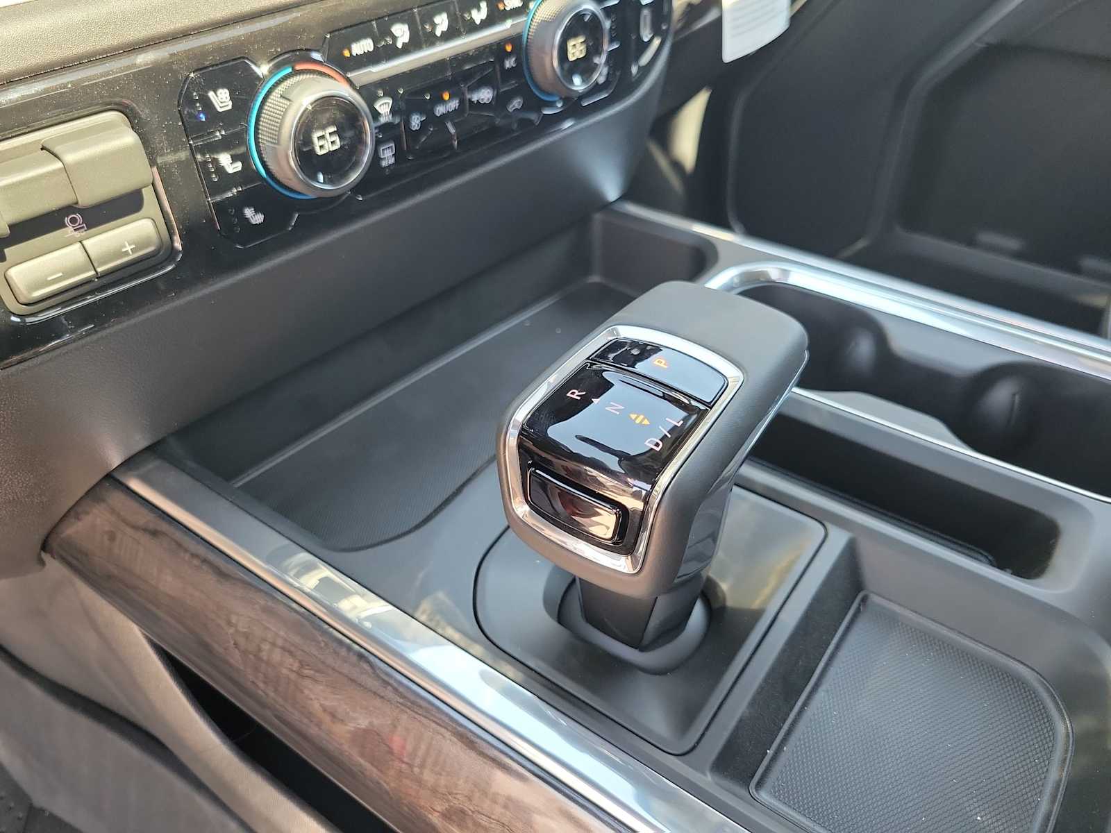 Thumbnail: 2026 Chevrolet Silverado 1500 - 22