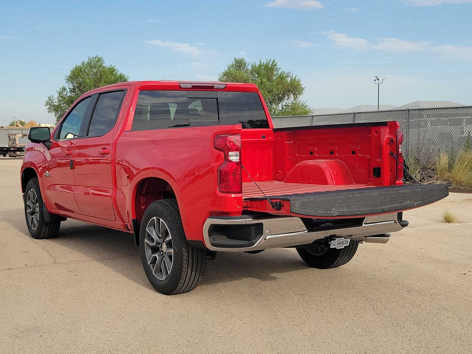 Thumbnail: 2026 Chevrolet Silverado 1500 - 23