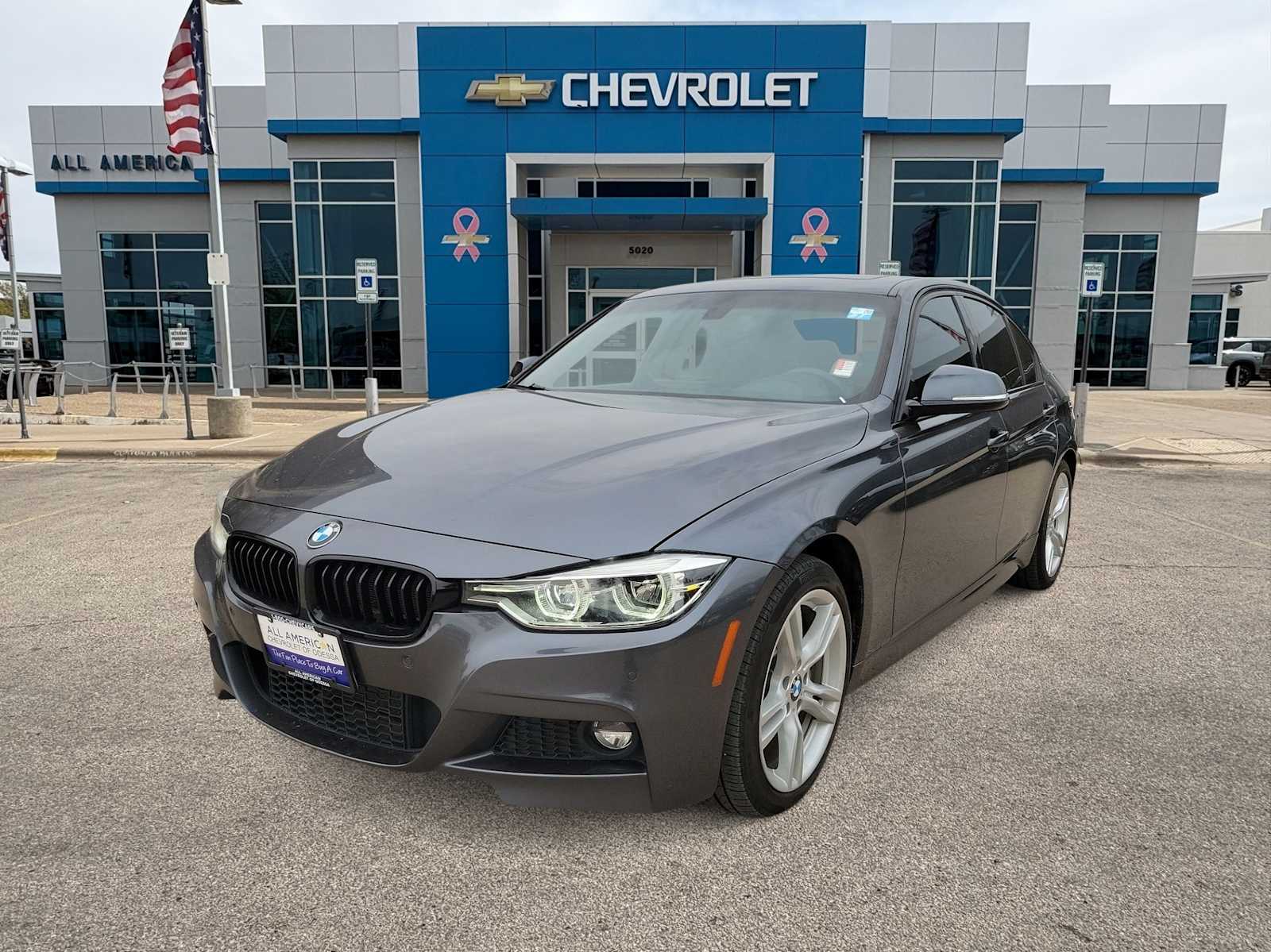 2018 BMW 3 Series 330i Hero Image