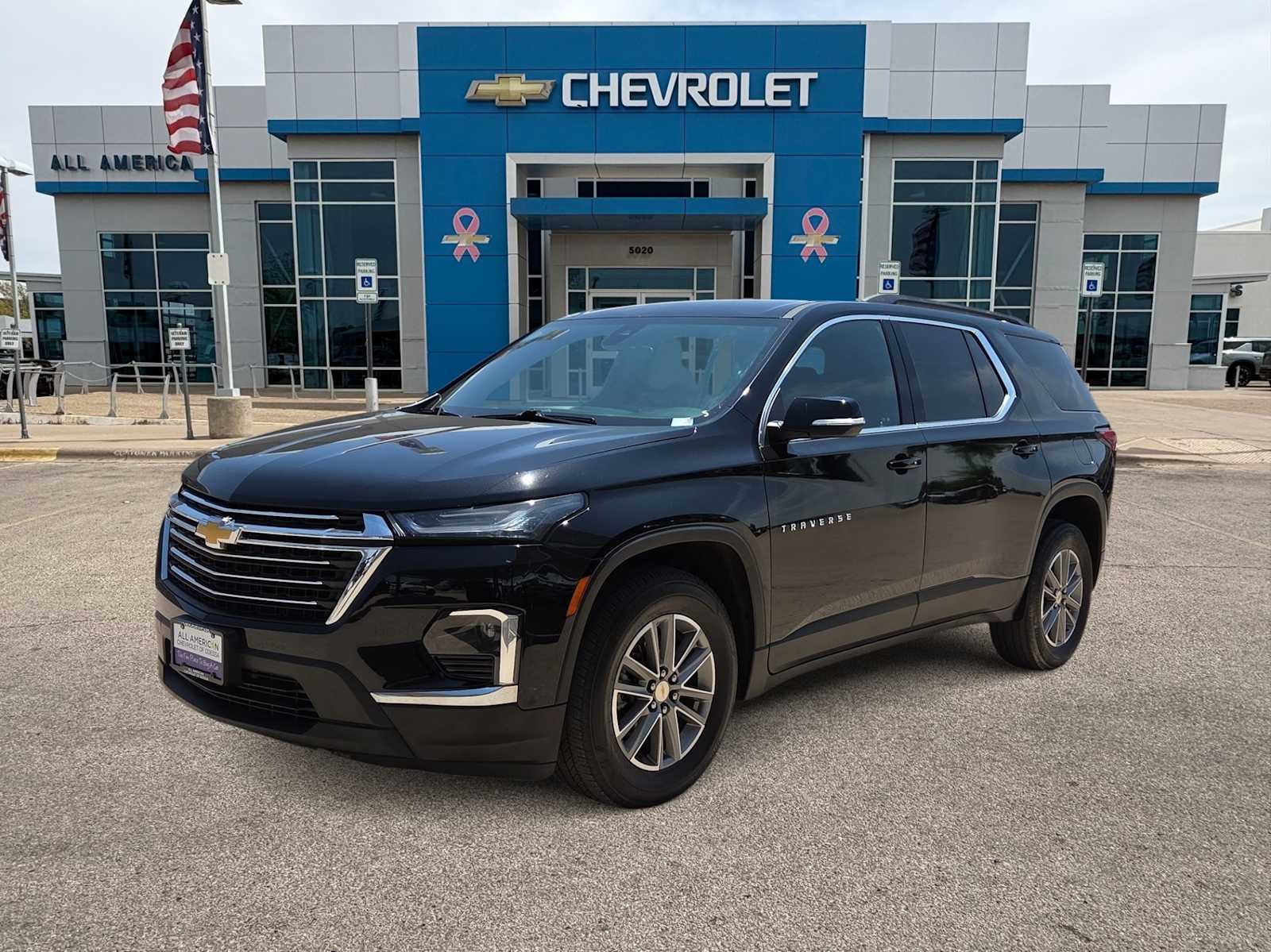 Thumbnail: 2023 Chevrolet Traverse - 1