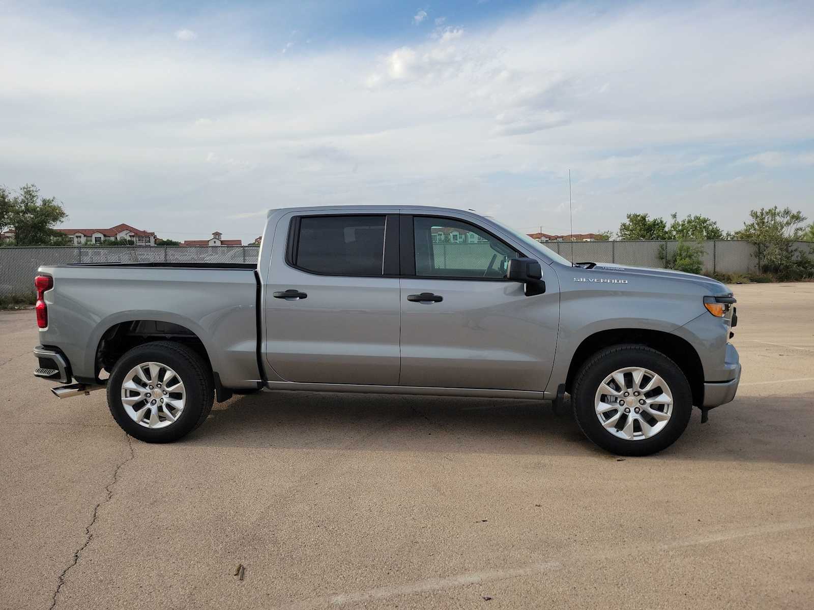 Thumbnail: 2026 Chevrolet Silverado 1500 - 9
