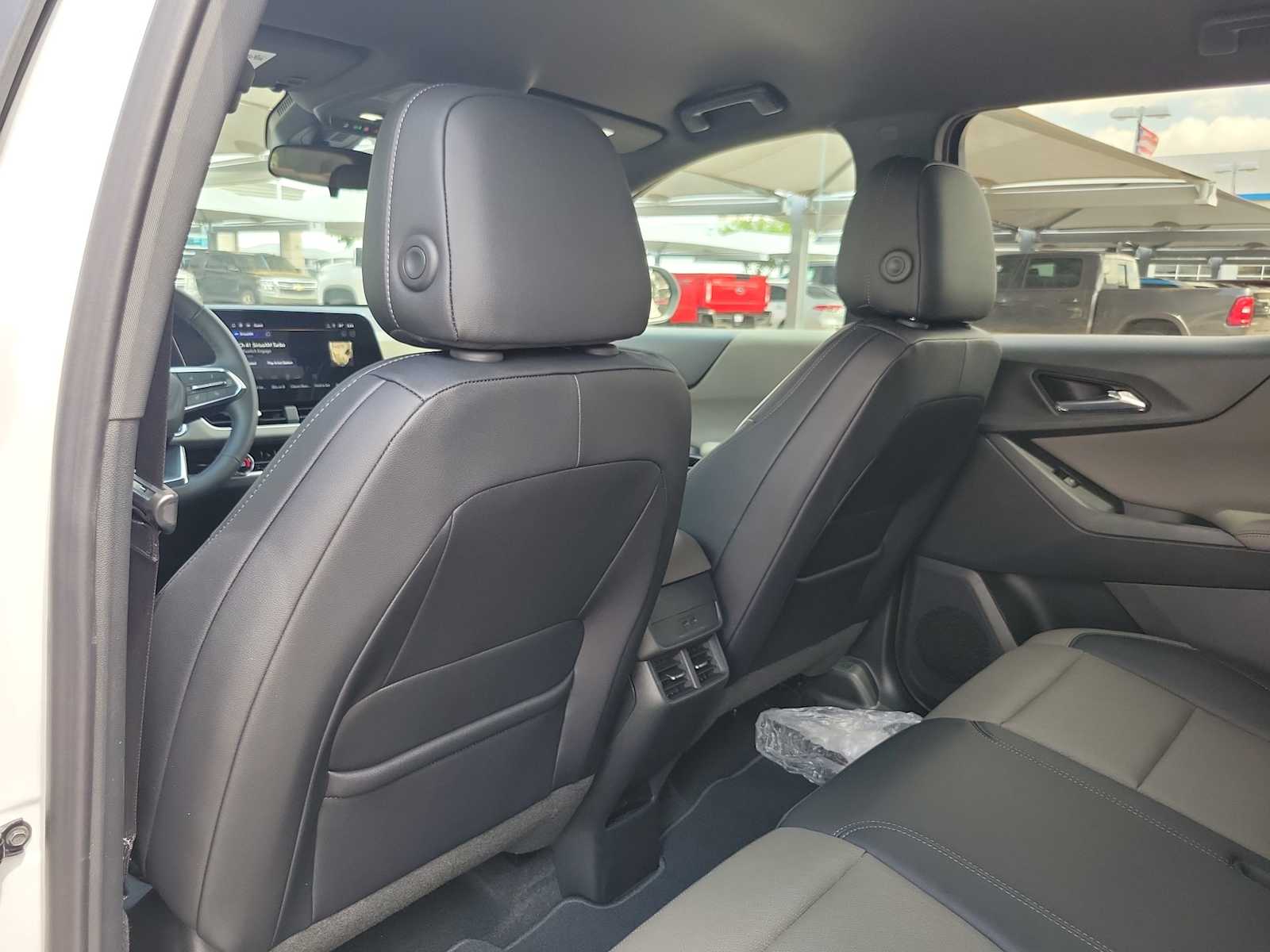 Thumbnail: 2026 Chevrolet Equinox - 12