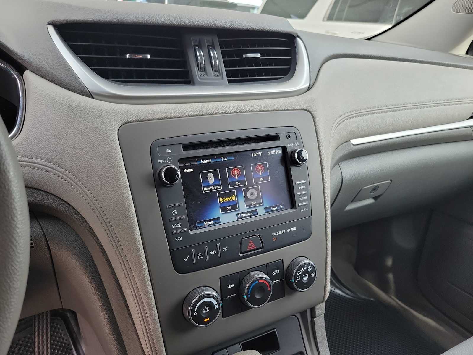 Thumbnail: 2017 Chevrolet Traverse - 24