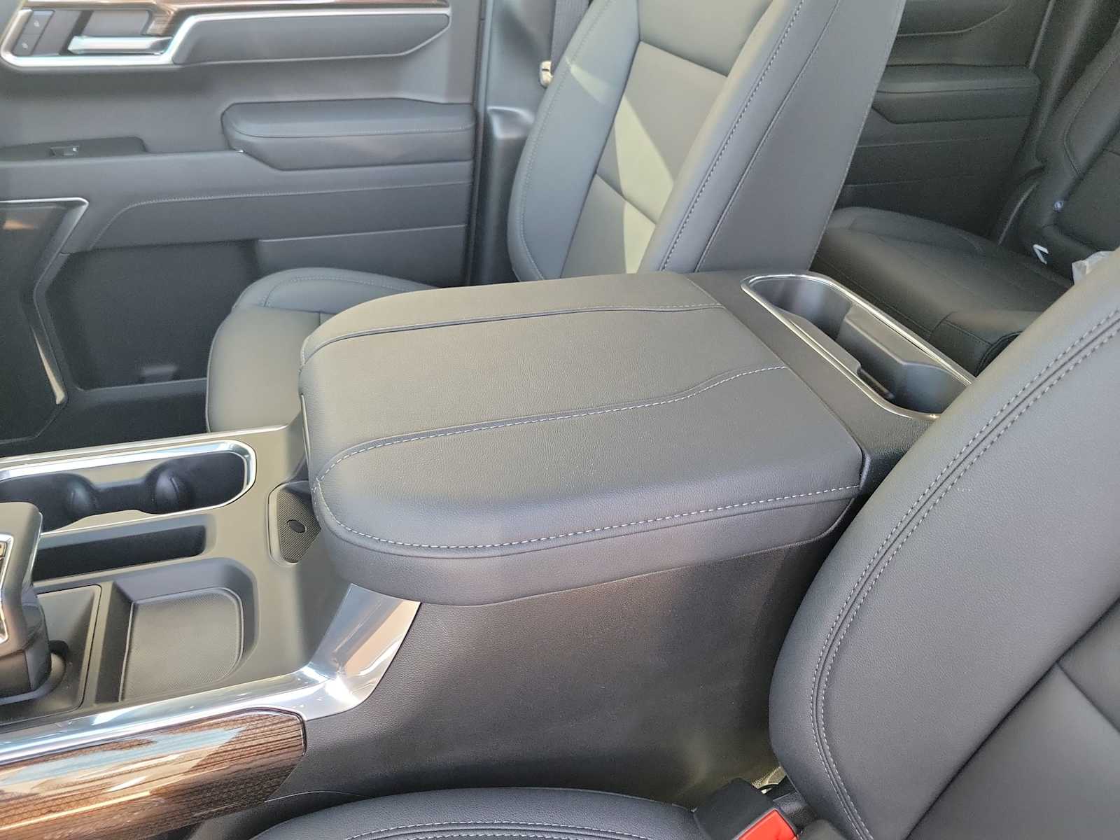 Thumbnail: 2026 Chevrolet Silverado 1500 - 16