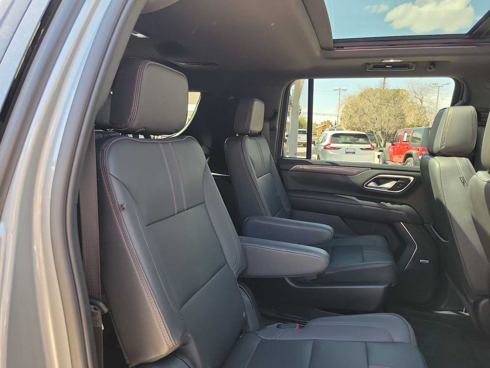 Thumbnail: 2023 Chevrolet Suburban - 9