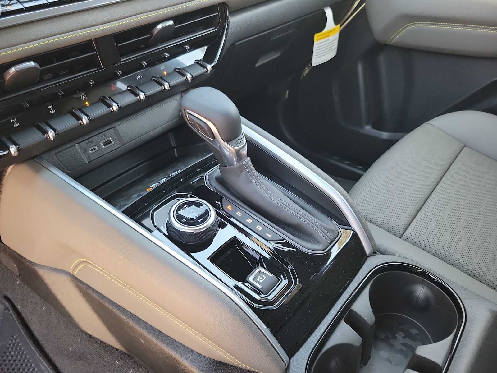 Thumbnail: 2026 Chevrolet Colorado - 21