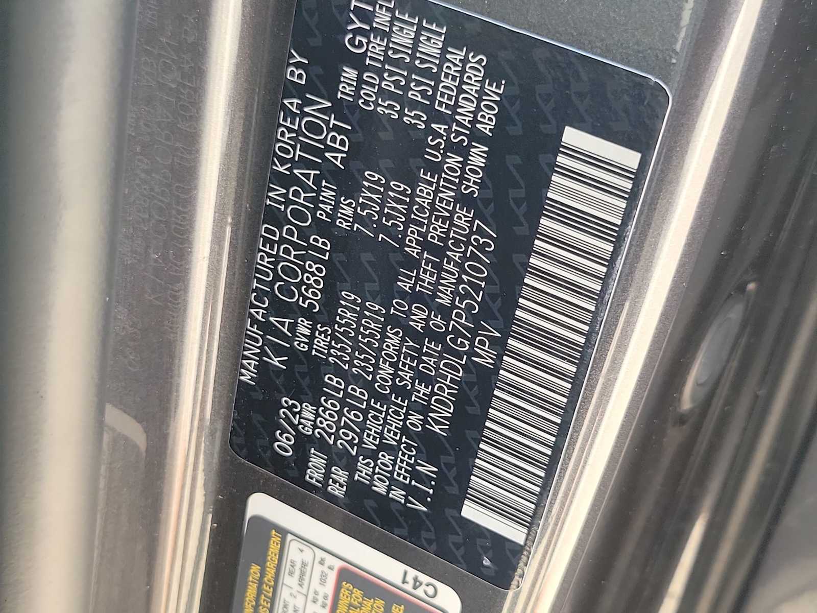 Thumbnail: 2023 Kia Sorento - 21