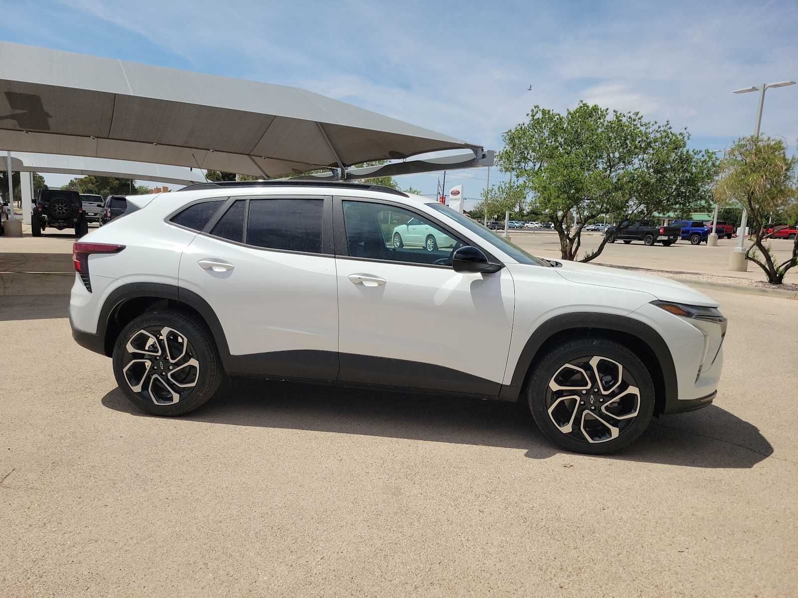 Thumbnail: 2026 Chevrolet Trax - 9
