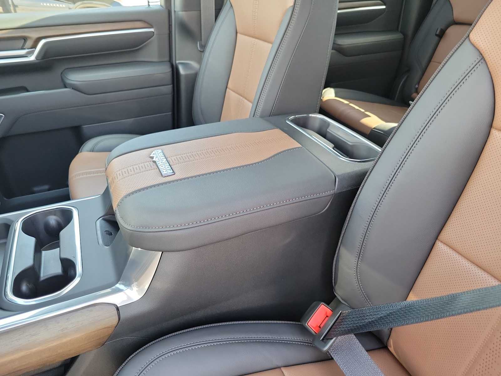 Thumbnail: 2026 Chevrolet Silverado 3500 - 16