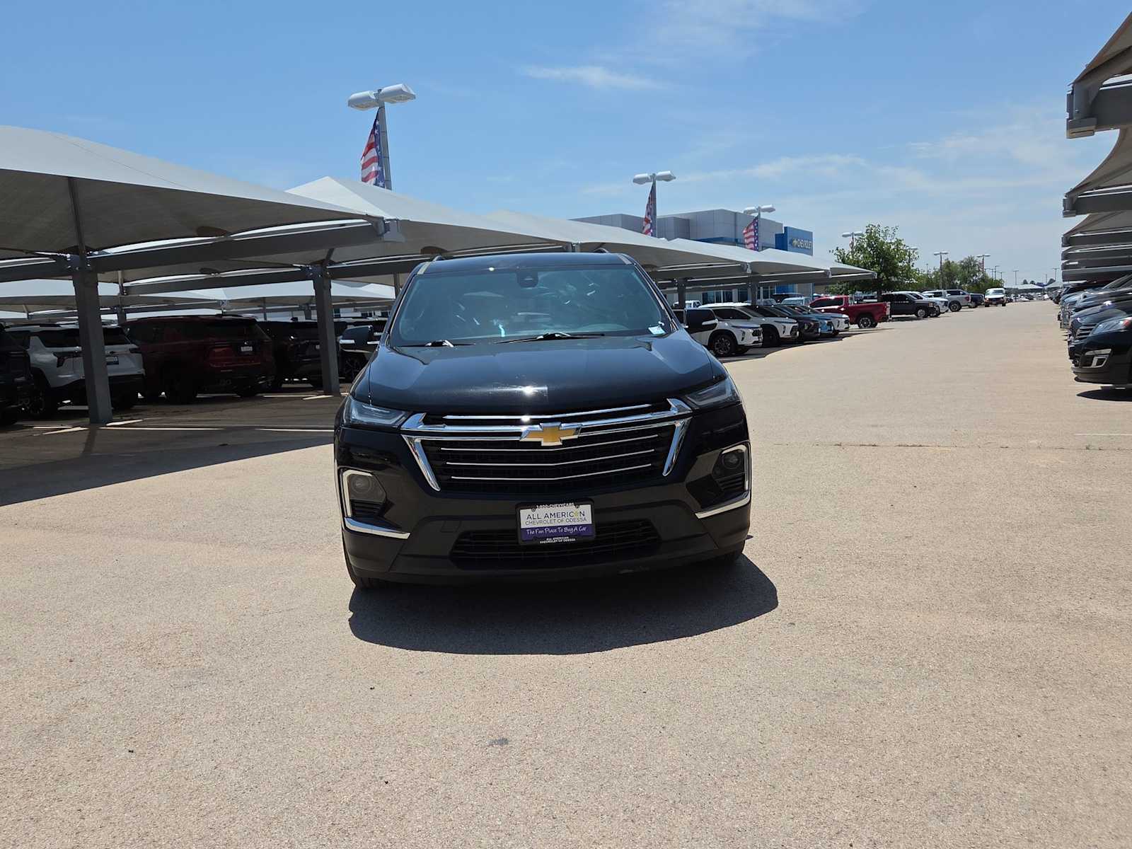 Thumbnail: 2023 Chevrolet Traverse - 3