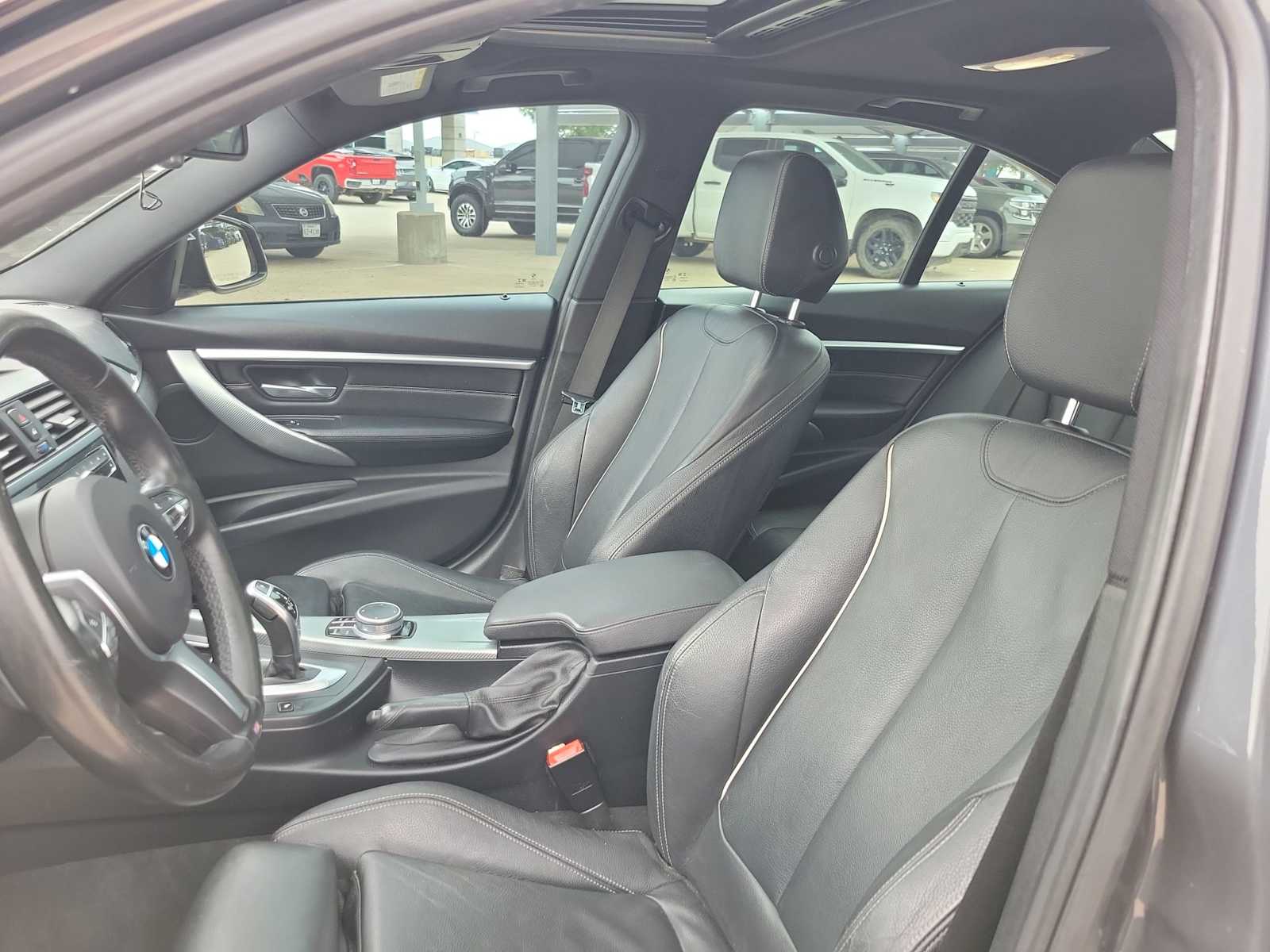 2018 BMW 3 Series 330i 11