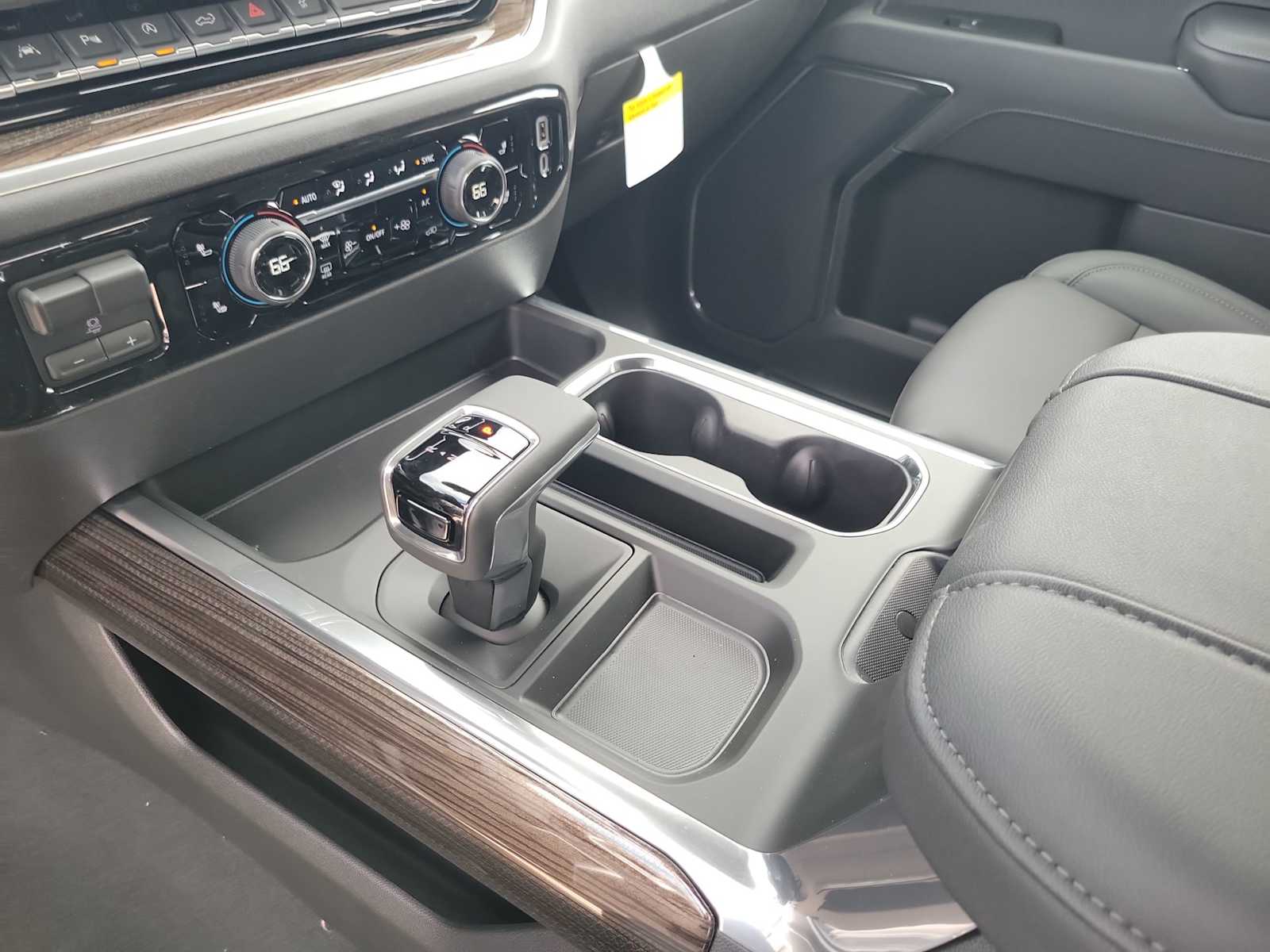 Thumbnail: 2026 Chevrolet Silverado 1500 - 21